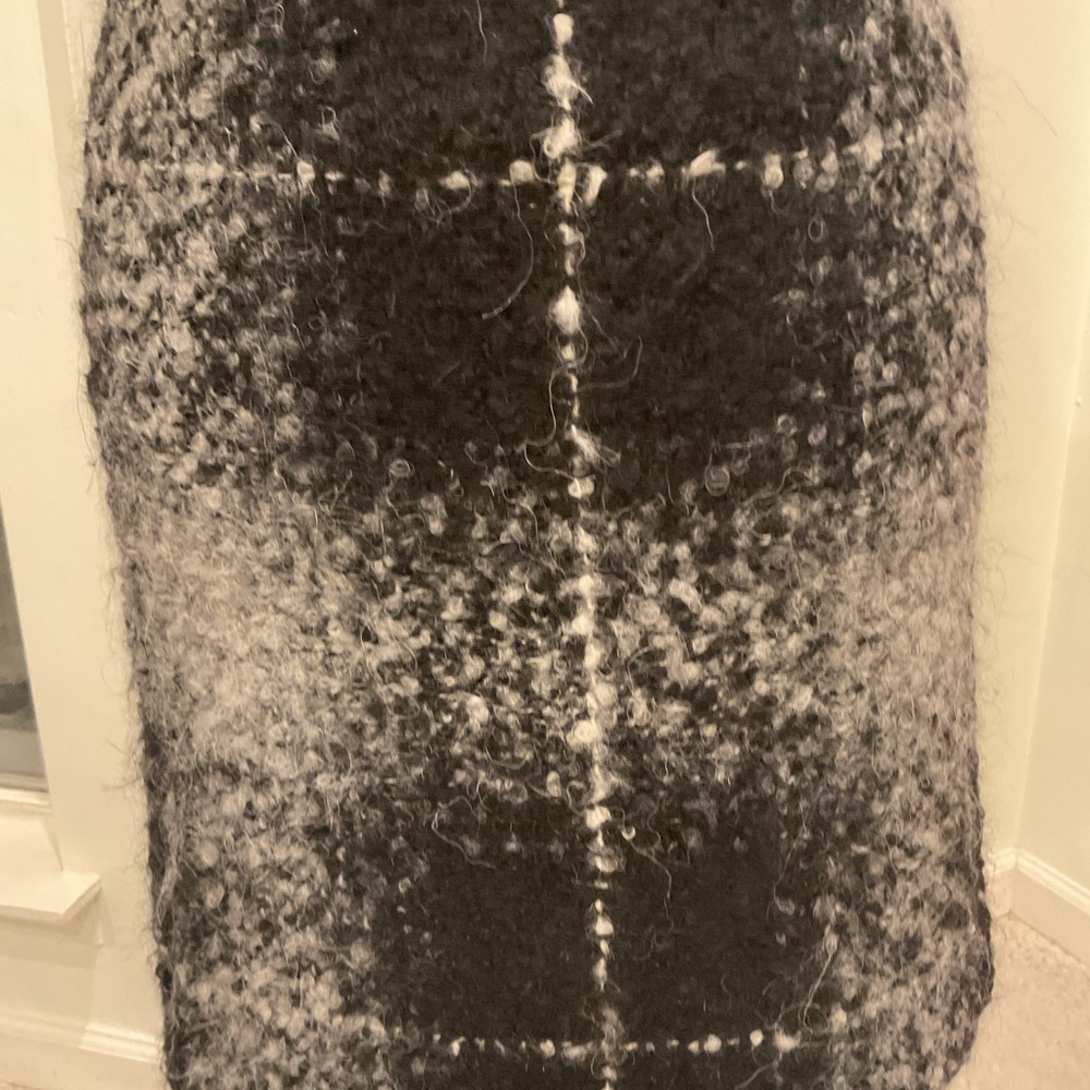Akris Punto Black and White Pencil Skirt - Picture 4 of 16